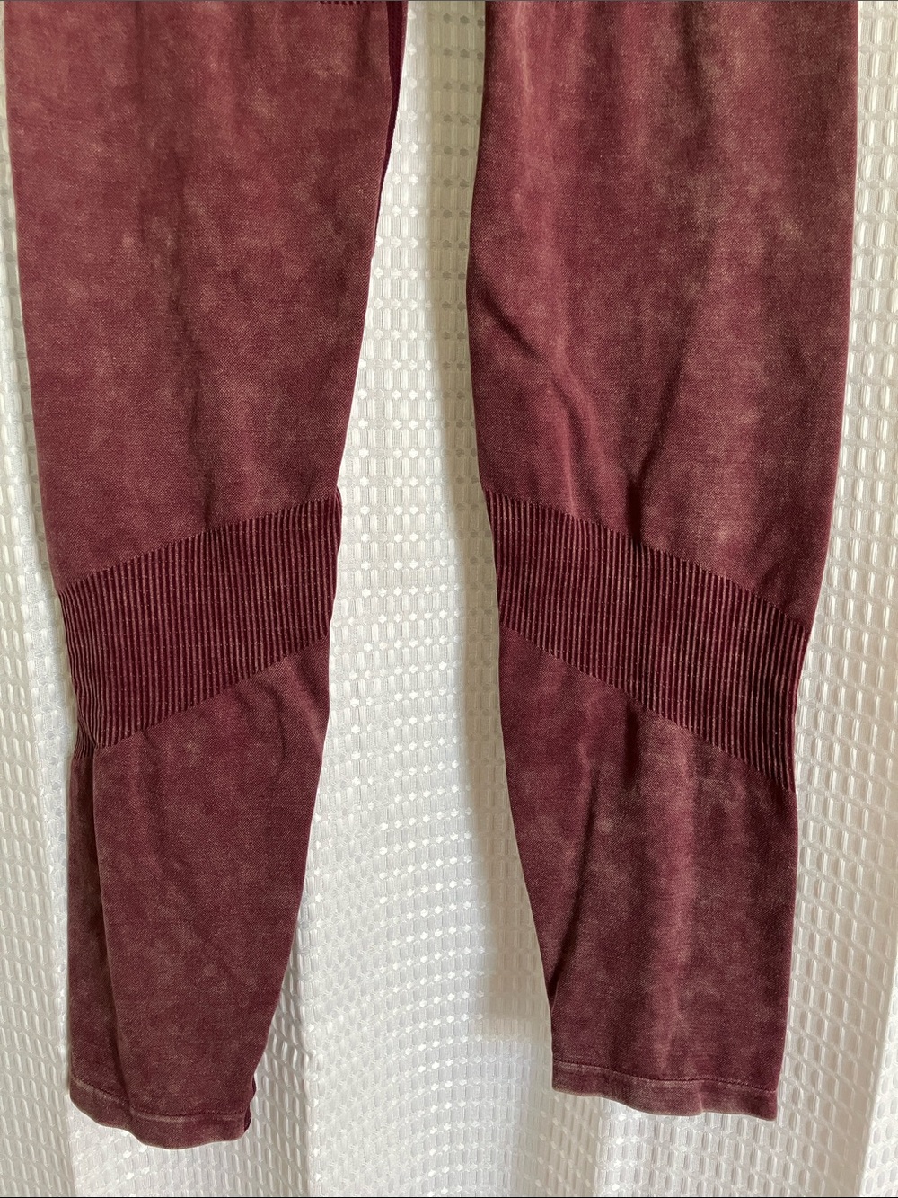 PINK Victoria's Secret Seamless Burgundy Acid Wash Leggings Size Large - Picture 4 of 9